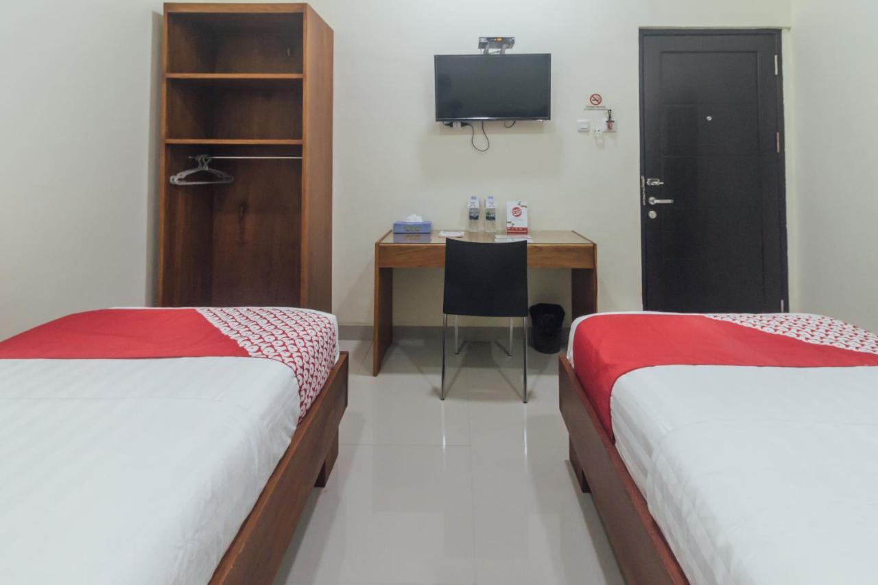 Clean & Comfort Homestay Ambon Luaran gambar