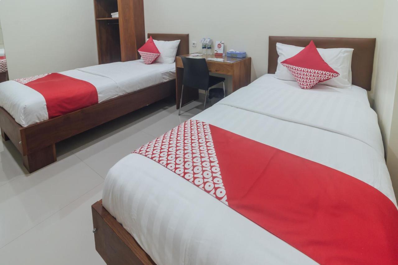 Clean & Comfort Homestay Ambon Luaran gambar