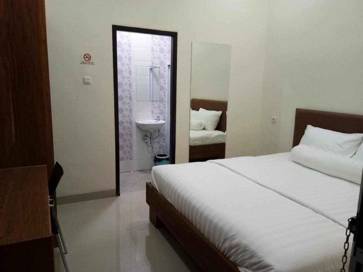 Clean & Comfort Homestay Ambon Luaran gambar