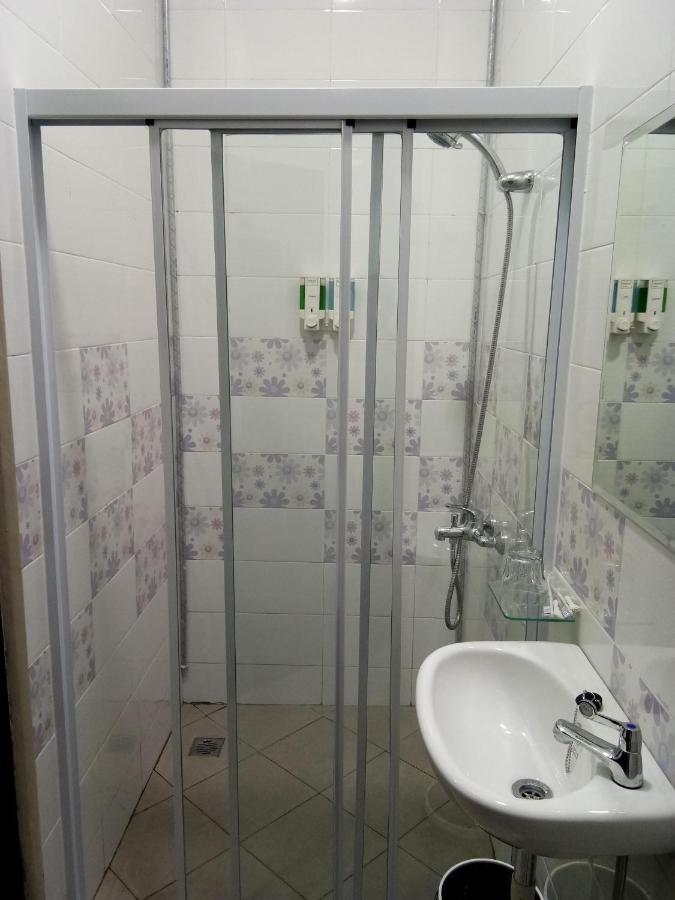 Clean & Comfort Homestay Ambon Luaran gambar